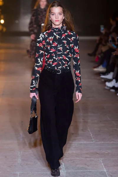 Look 2